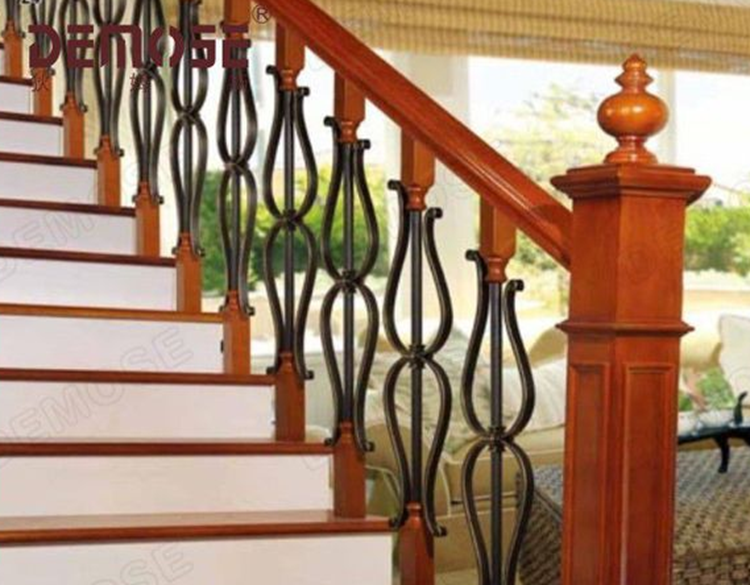 铁艺楼梯种类和铁艺护栏种类一样多吗